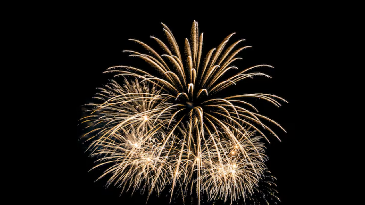 День Победы в Самаре пройдет с возложением цветов, парадом и фейерверком В городе Самаре 9 мая состоятся торжественные м...