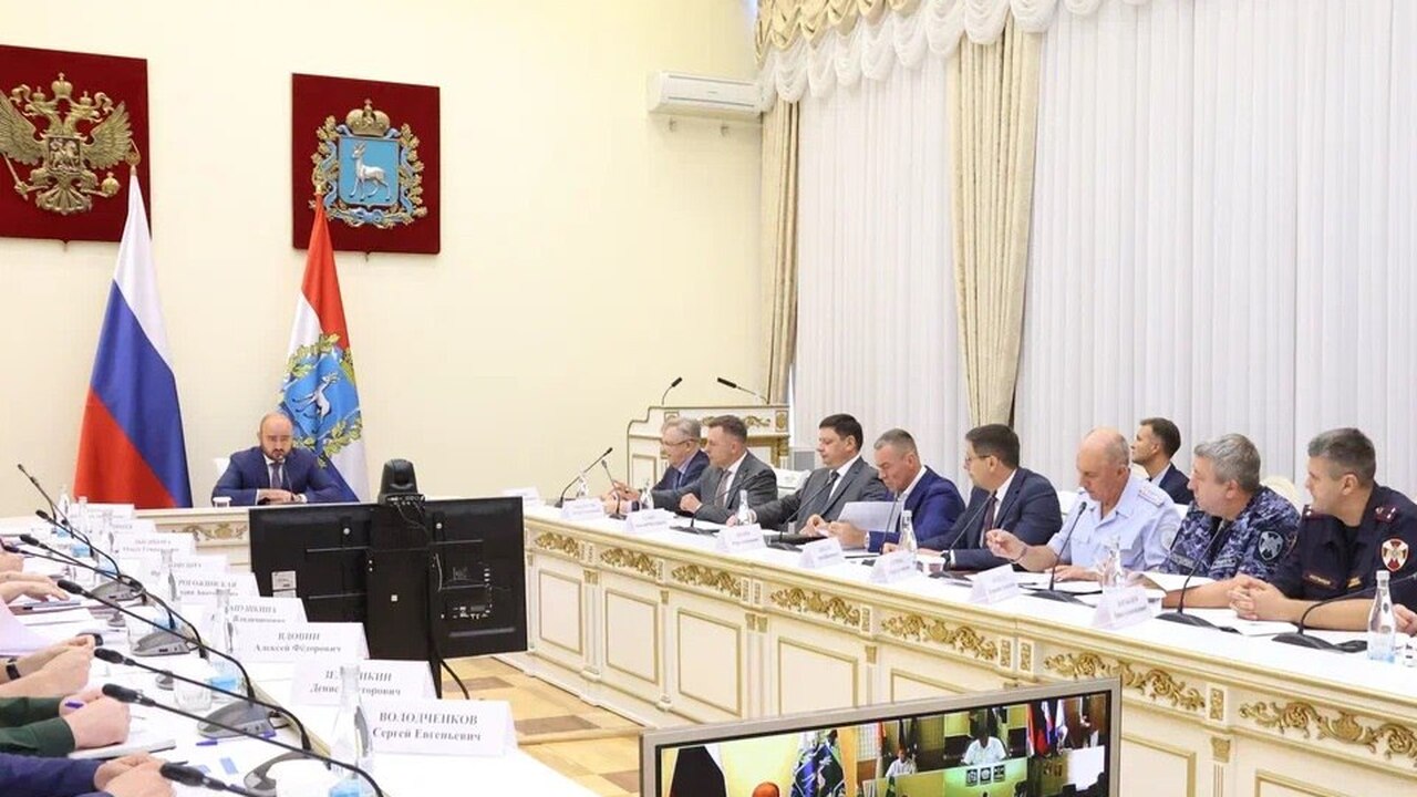 Губернатор Самарской области Вячеслав Федорищев...