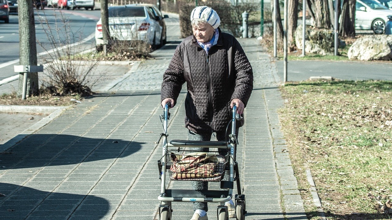 "Пенсионный возраст повысят до 70 лет": Госдума "обрадовала" новым объявлением по пенсиям — россияне негодуют Кому светит пенсия в 2025 году и что ждет остал...
