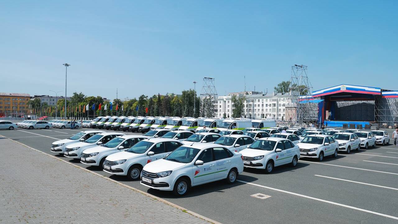 106 «неотложек» переданы в учреждения здравоохранения Самарской области В понедельник, 9 июня, губернатор Вячеслав Федо...