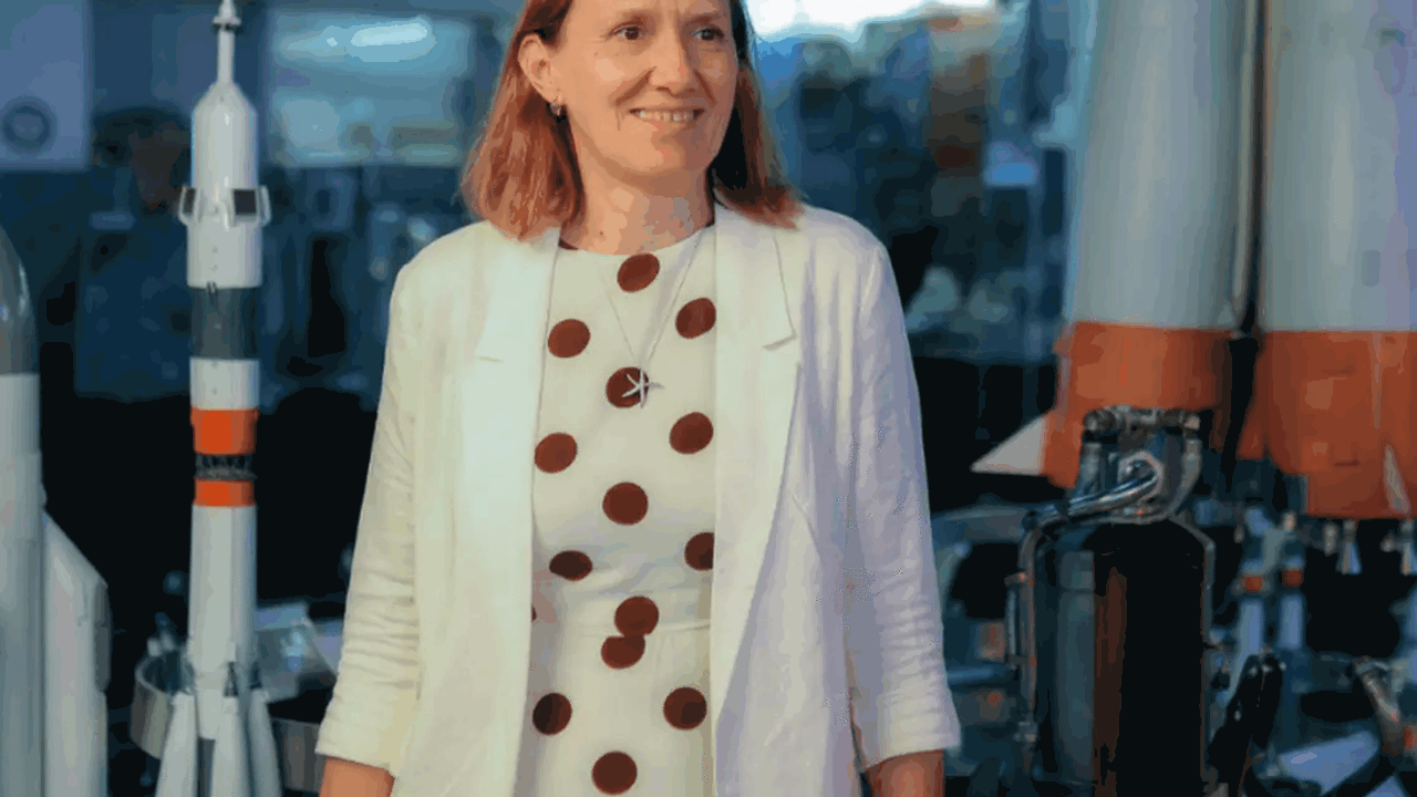 Самарские ученые и специалисты из Института кос...