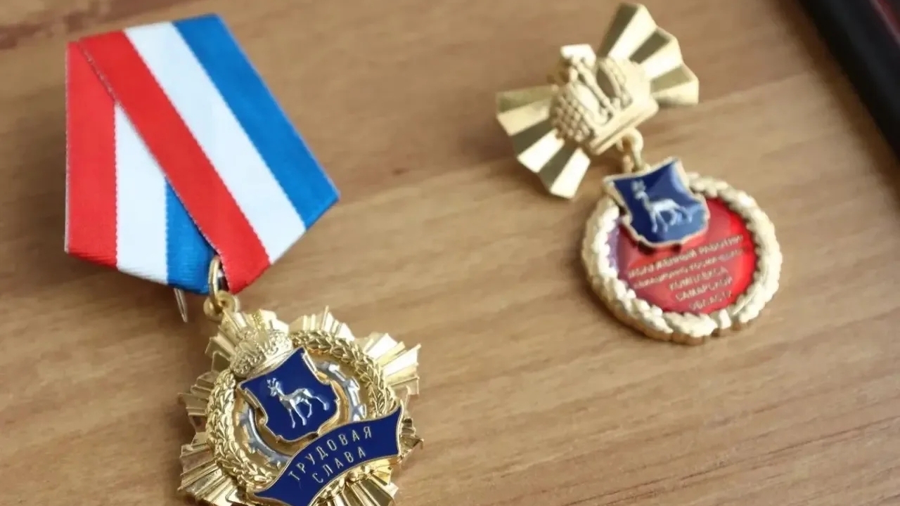 Ко Дню космонавтики Вячеслав Федорищев вручил награды сотрудникам РКЦ «Прогресс» Сегодня, 13 апреля, губернатор Самарской област...