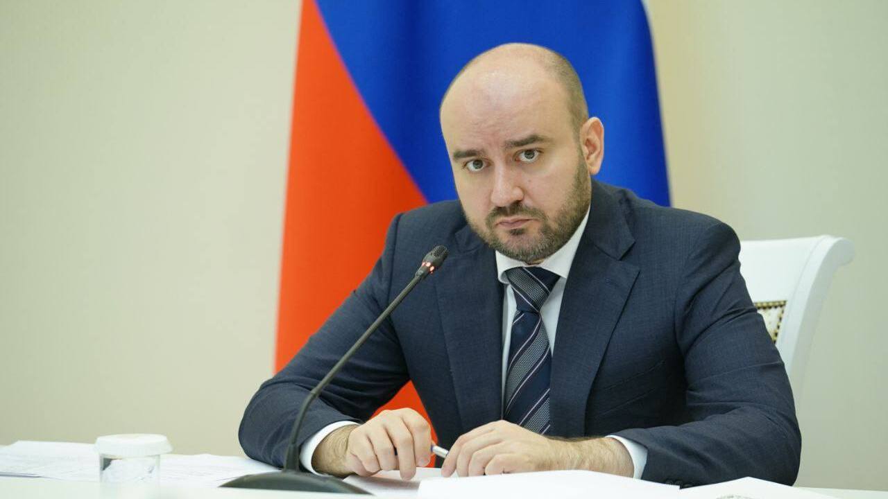 Подготовка к «Последнему звонку», ГИА и благоустройство парков – главные темы оперативного совещания в Правительстве Сегодня, 20 мая, состоялось очередное оперативн...