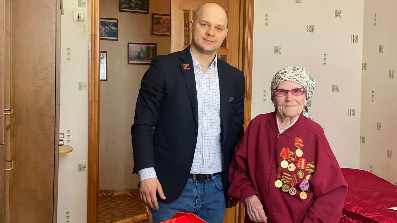 В Новокуйбышевске начали поздравлять ветеранов В преддверии 80-ия Победы в Великой Отечественн...