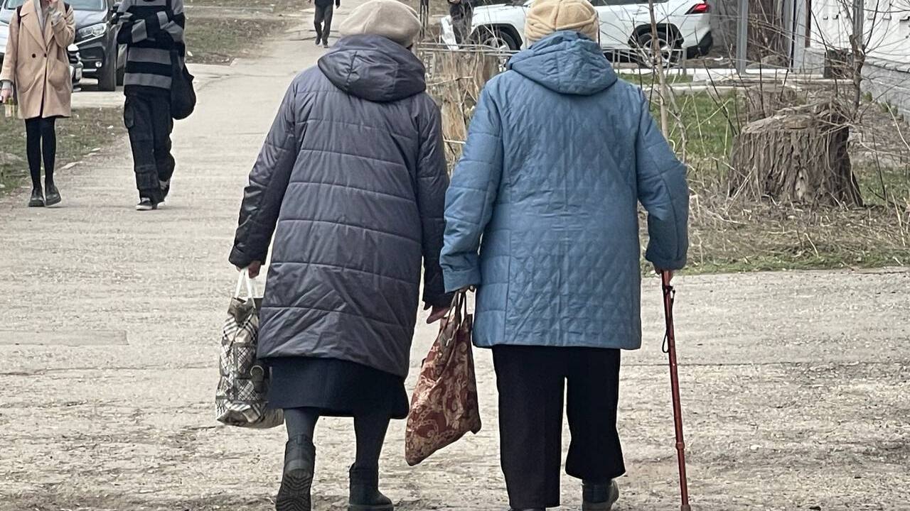 Пенсионную реформу решили остановить: объявлено, что выход на пенсию в 2025 году будет по старым правилам Кто может выйти на досрочную пенсию в 2025 году...