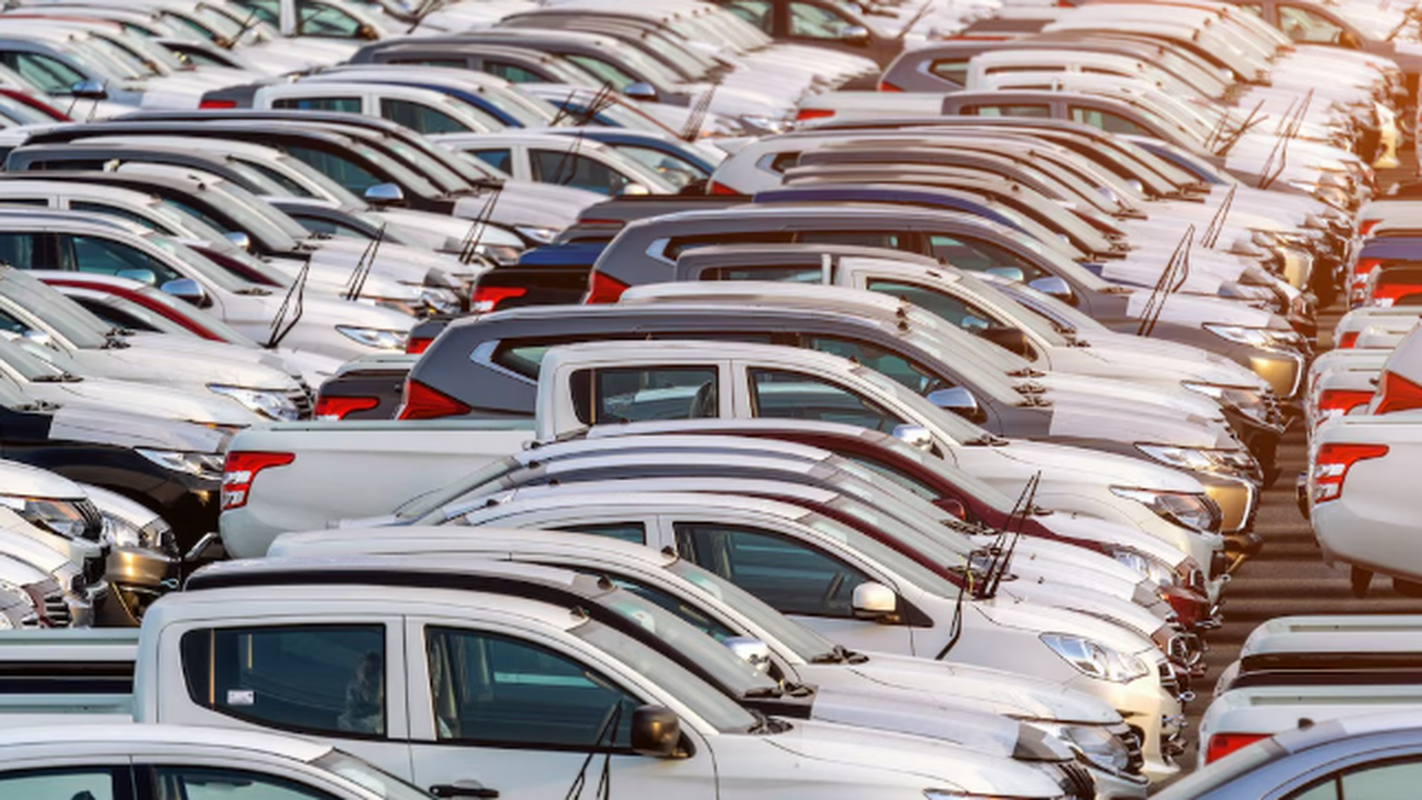 Российский автопроизводитель объявил о сохранен...