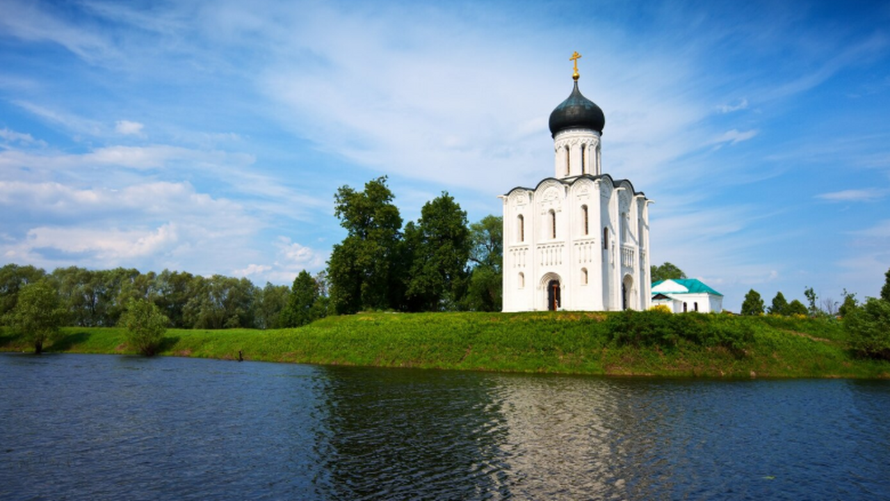 Представитель Русской православной церкви подел...