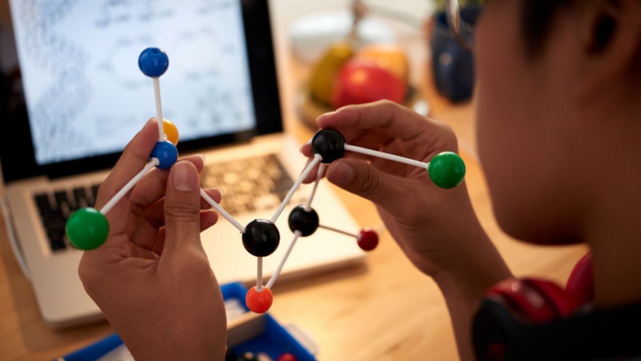 Группа ученых под руководством Чэньжун Дина из ...