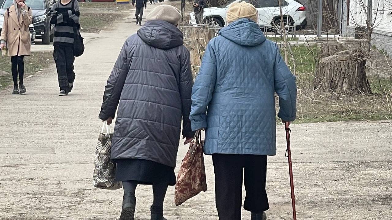 Пенсионерам хотят отменить некоторые льготы и выплаты - первые в очереди те, у кого есть своя квартира Сдаете квартиру в аренду, будучи пенсионером? У...