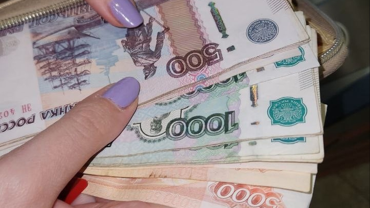 Вернут в трехкратном размере: с 10 мая начали возвращать деньги по вкладам СССР Кто может претендовать на компенсацию по совет...