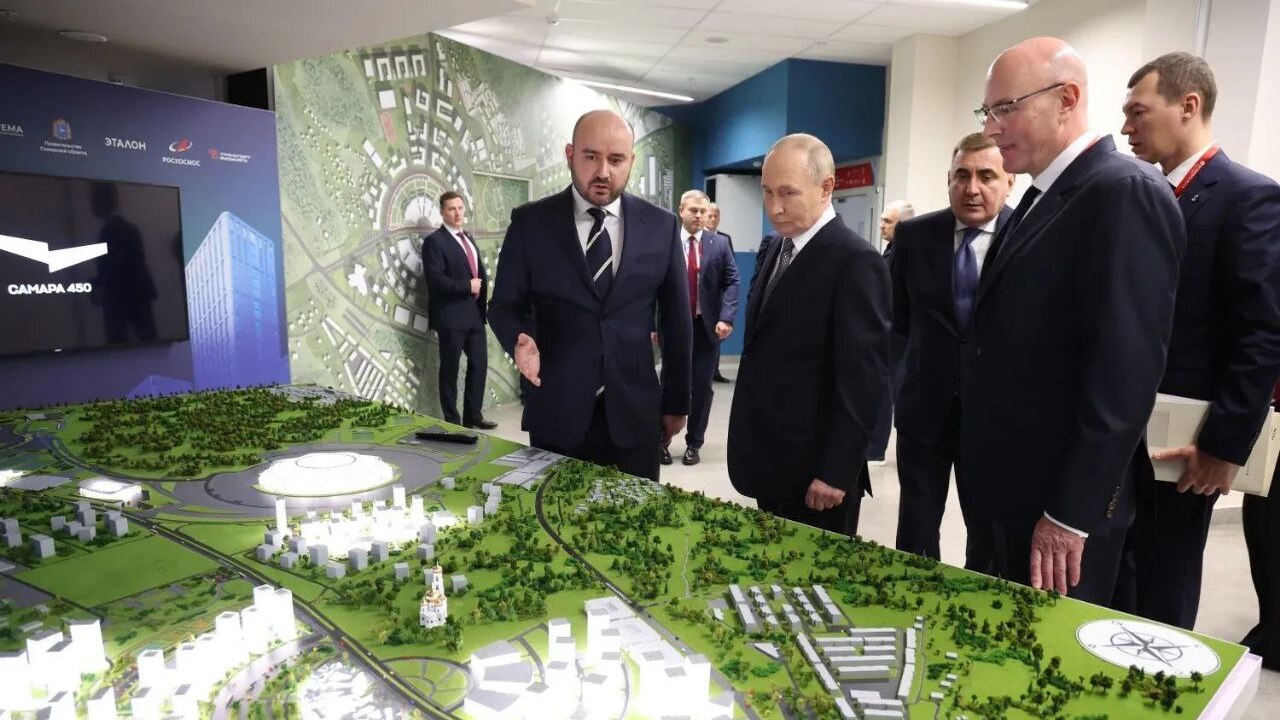 Вячеслав Федорищев доложил Владимиру Путину о проекте нового самарского района «Беспилотный» Федорищев доложил Владимиру Путину о проекте н...