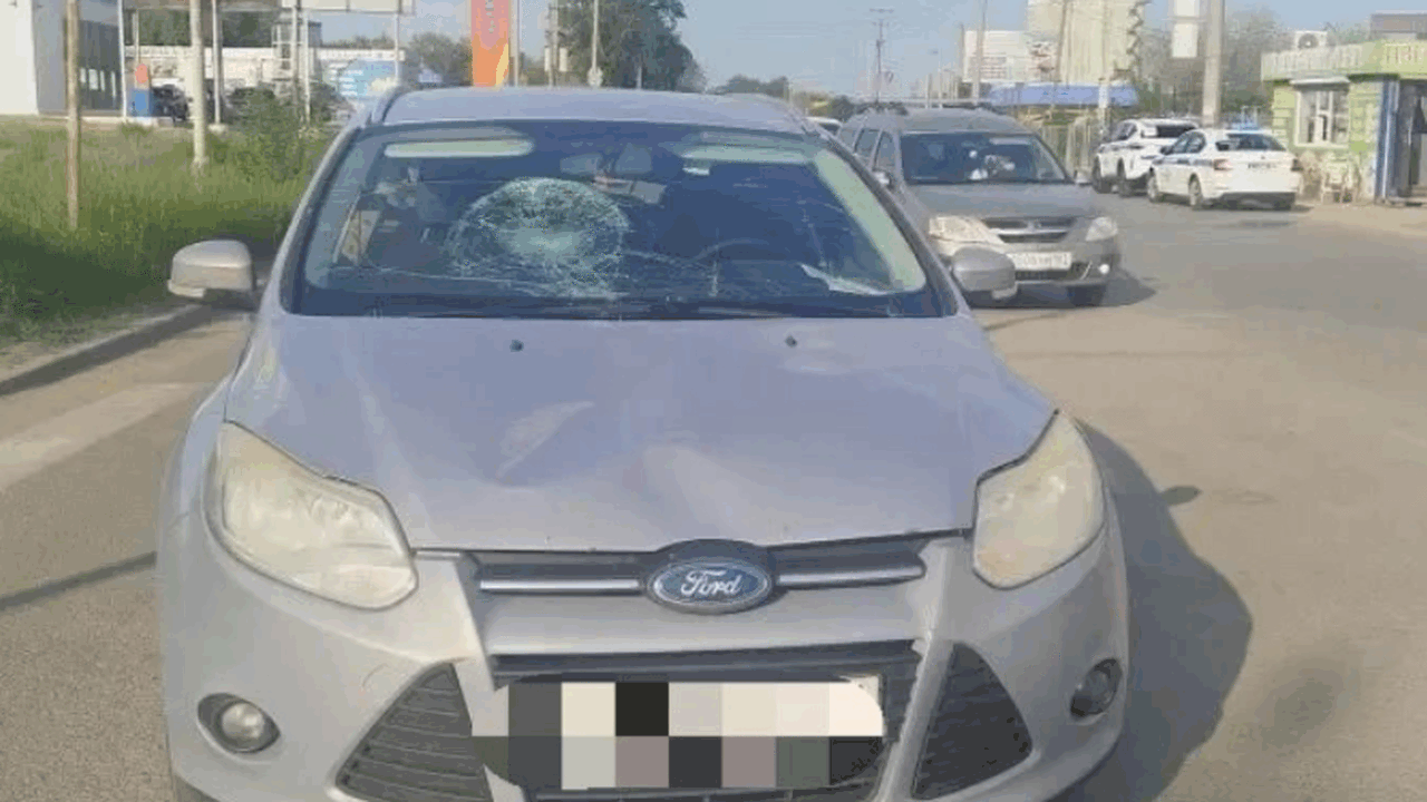 В Самарской области водитель Ford Focus сбил двух молодых людей В городе Сызрань сотрудники дорожно-патрульной ...