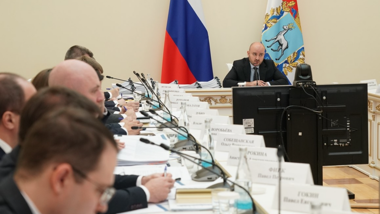 В понедельник, 15 декабря, на оперативном совещ...