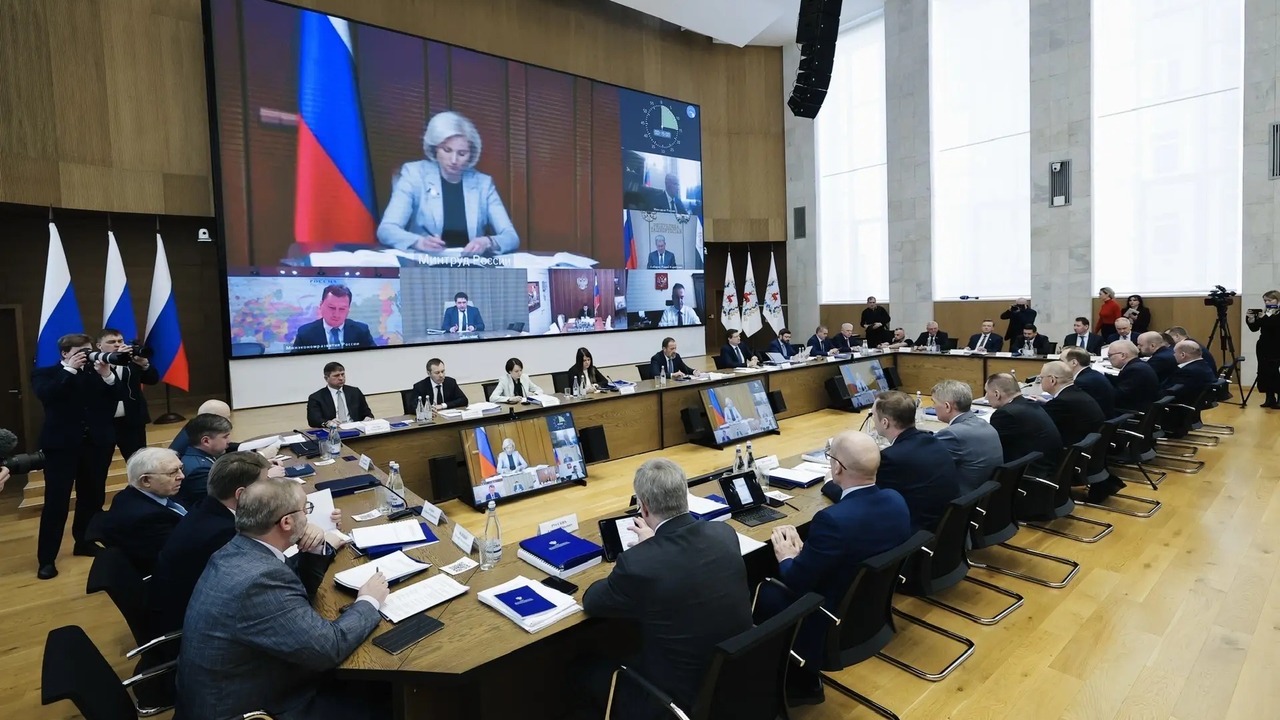 Вячеслав Федорищев принял участие в заседании Совета ПФО под председательством Игоря Комарова В четверг, 26 марта, в Нижнем Новгороде полномо...