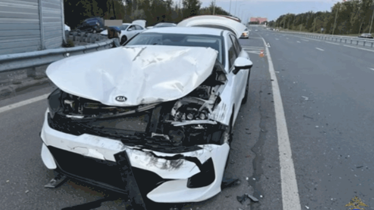 В Самаре при столкновении Kia K5 и Lada Granta травмирована шестилетняя девочка В Самаре 27 сентября при столкновении Kia K5 и ...