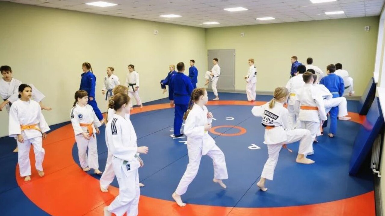 Губернатор Вячеслав Федорищев оценил новый ФОК в Смышляевке Сегодня, 3 декабря, губернатор Вячеслав Федорищ...