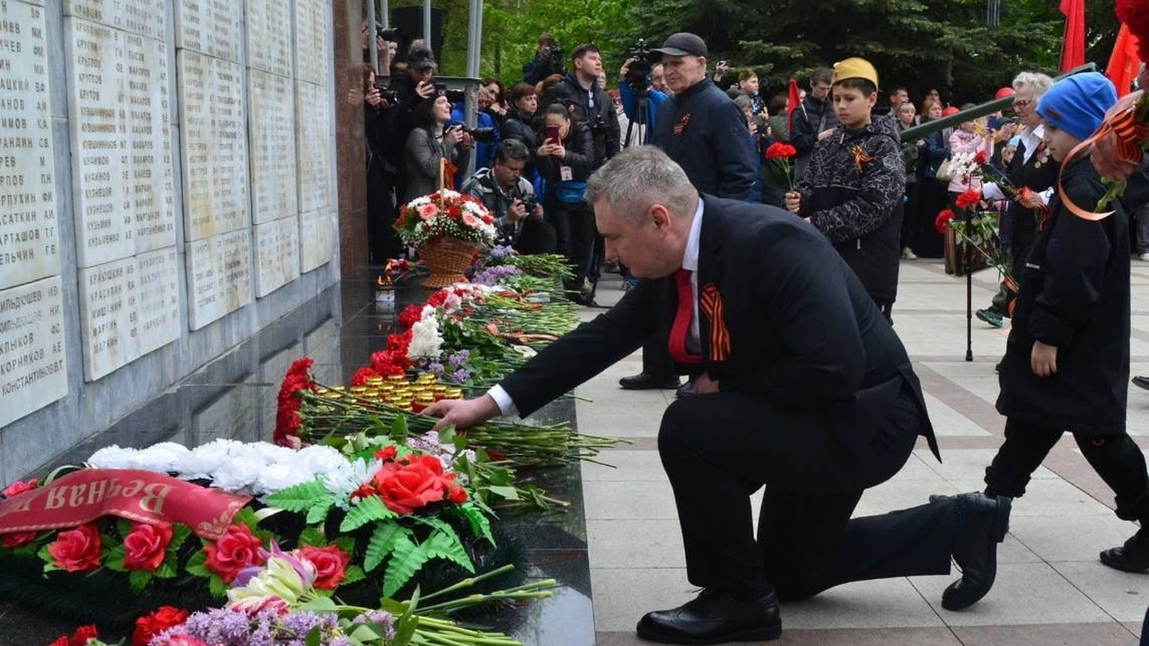 Глава Новокуйбышевска Алексей Коробков поздравил горожан с Днем Победы Дорогие фронтовики, труженики тыла и дети войны...