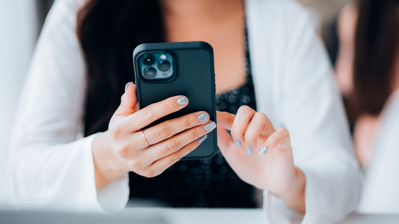 T2, российский оператор мобильной связи, и RWB ...