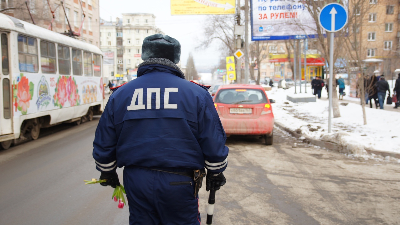 Штраф за телефон за рулем - 1500 рублей! Что из...
