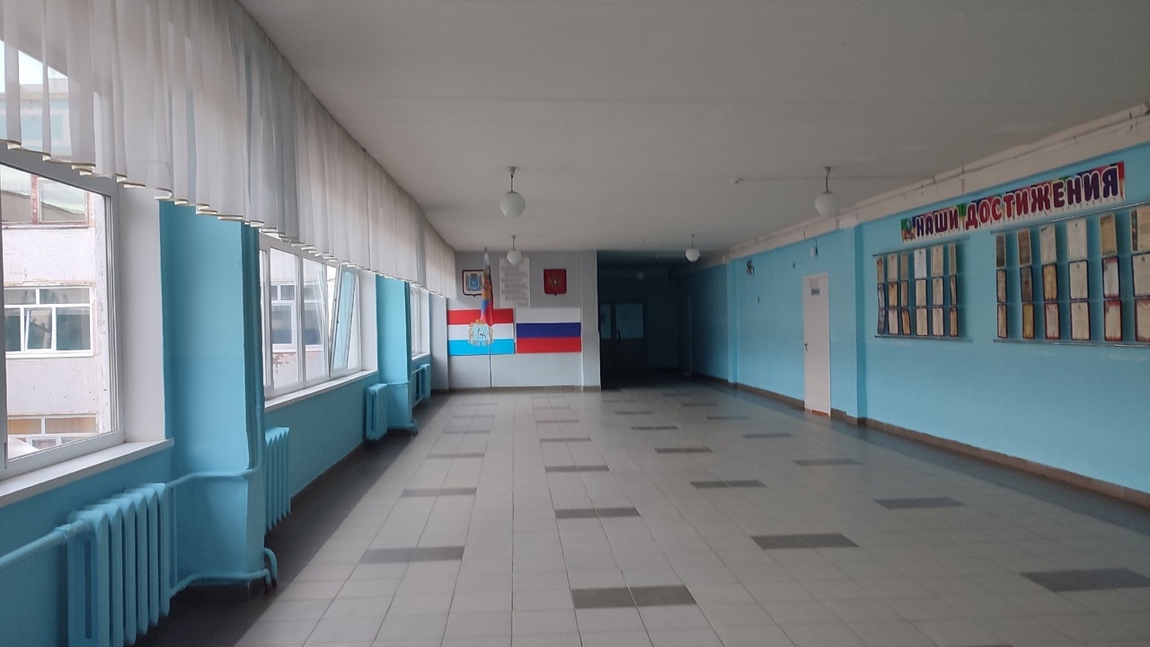В Самаре 19 мая эвакуировали школу № 91 на улице Балаковской В понедельник, 19 мая 2024 года, в городе Самар...