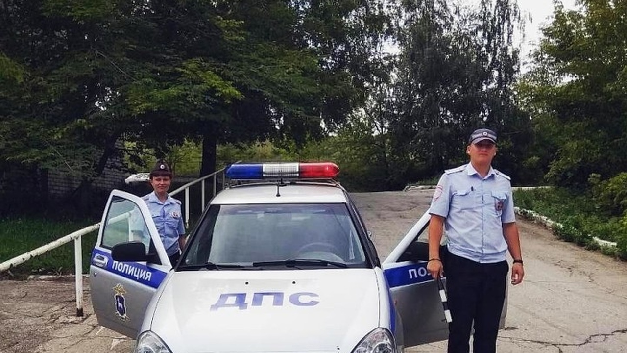 В ГАИ разъяснили, нужны ли права на мотоблок и можно ли ездить по дорогам на нем Нужны ли права на мотоблок и можно ли на нем ез...