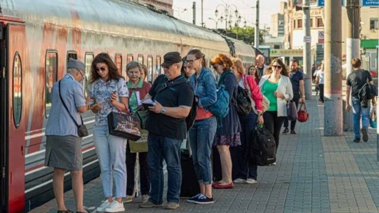 Люди лишились дара речи: это запретили делать в плацкарте без согласия соседа — новое правило РЖД ошарашило россиян в 2025 году Путешествие по железной дороге станет комфортне...