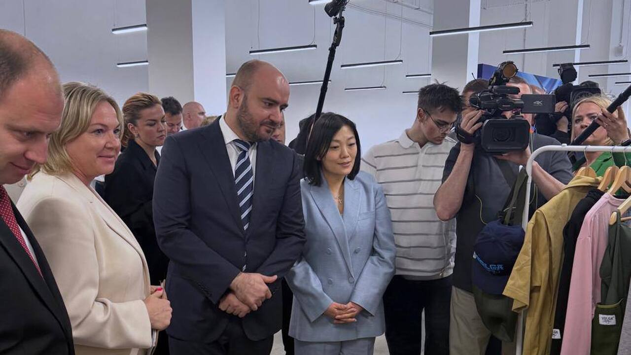 Татьяна Ким и губернатор Вячеслав Федорищев дали старт программе по поддержке самарских предпринимателей Татьяна Ким и Вячеслав Федорищев дали старт про...