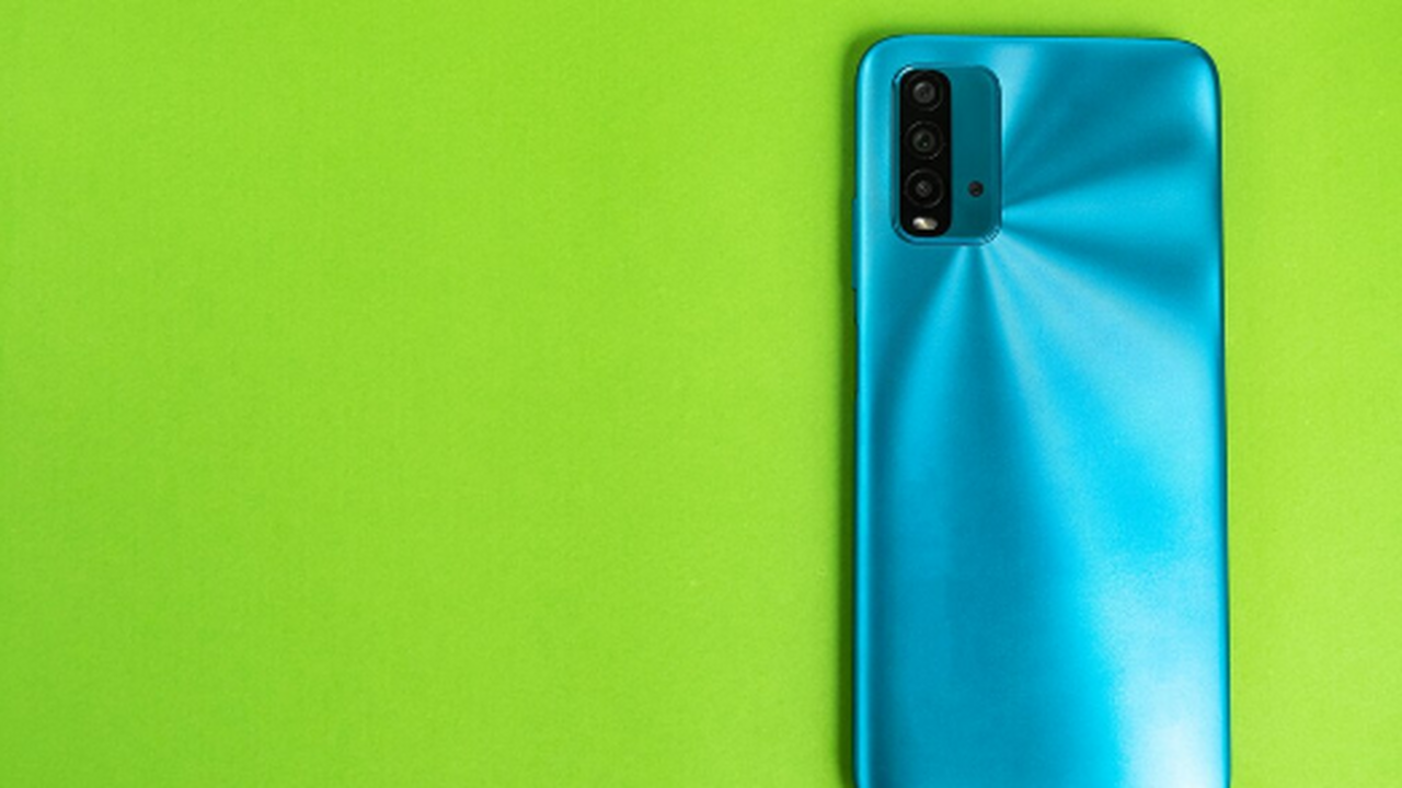 Представлен среднебюджетный смартфон OPPO A6 с аккумулятором 7000 мАч Компания OPPO представила в Китае новый среднеб...