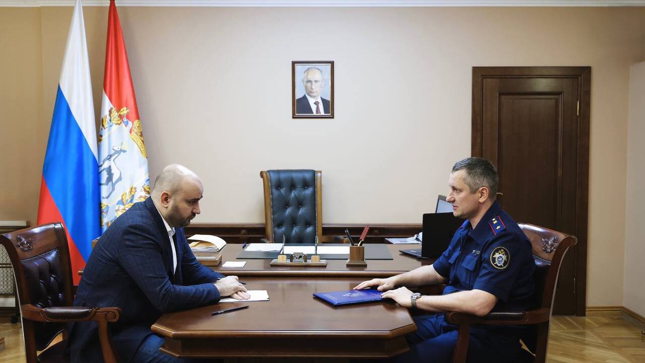 Глава региона Вячеслав Федорищев и Александр Перепелицын обсудили вопросы транспортной безопасности в регионе В Самаре состоялась встреча губернатора Самарск...