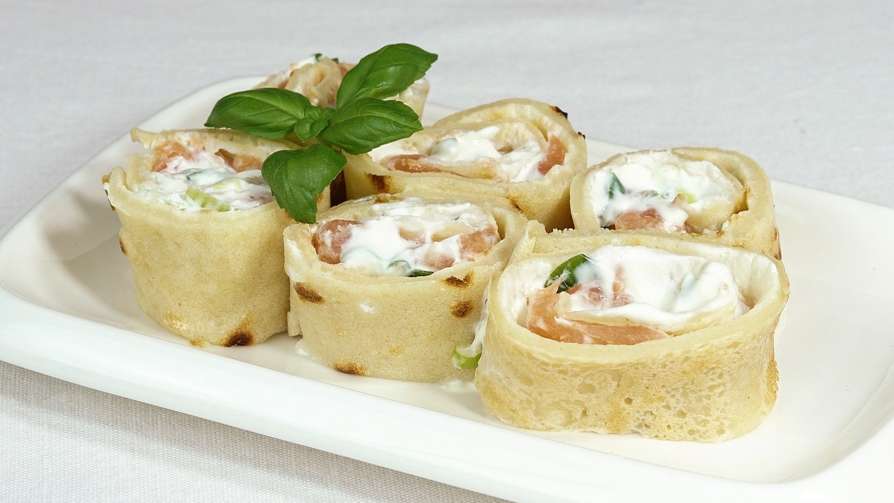 Ленивые сырные трубочки из лаваша: всего 15 минут — вкус как у пирожков, только лучше Простой и быстрый рецепт хрустящих рулетиков из...