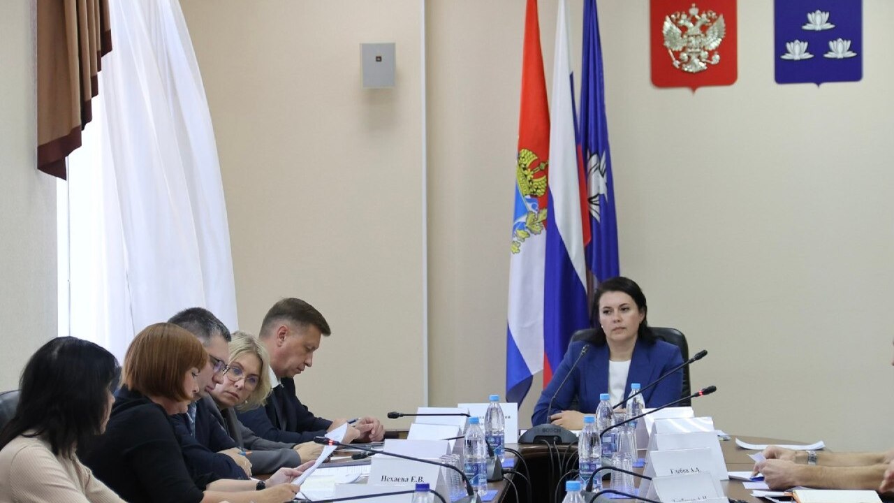 В Новокуйбышевске прошло заседание антитеррористической комиссии В преддверии 1 сентября и предстоящего Единого ...