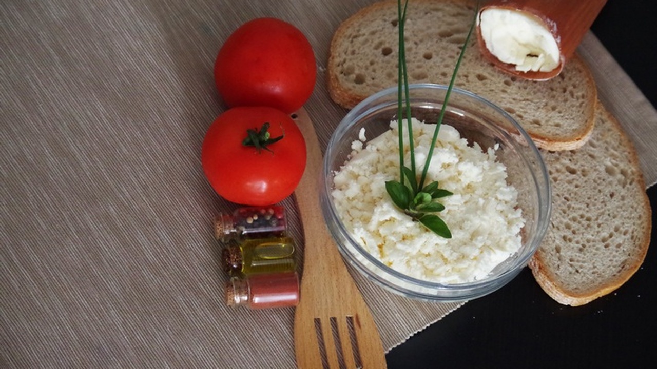 Мясной клей в пачке вместо натурального белка: в Роскачестве назвали худшие бренды творога, которые даже на сырники не пойдут Творог считается одним из полезных молочных про...