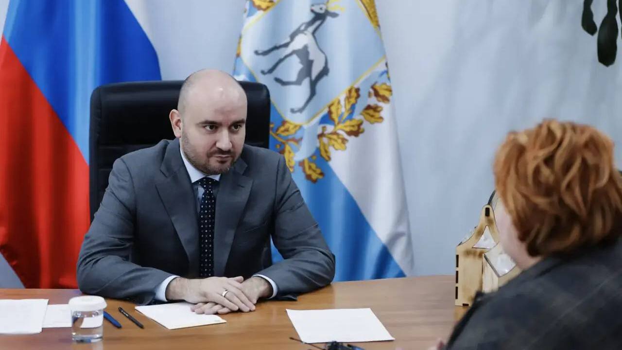 К губернатору обратились за помощью волонтеры движения «Мать солдата» Губернатор Самарской области Вячеслав Федорищев...