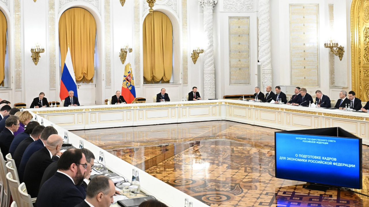 В четверг, 25 декабря, в Кремле под председател...