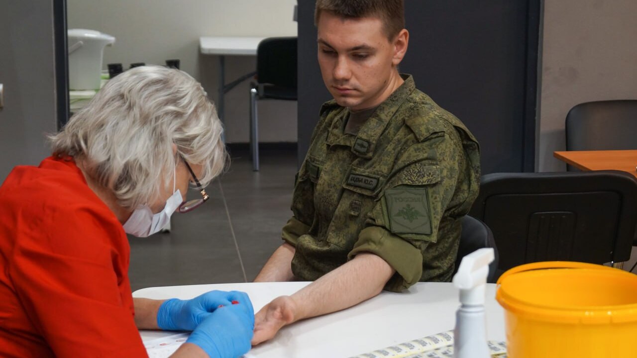 Чувство долга в крови: медсестра и выпускница «Школы героев» из Самары присоединилась к акции в рамках Всемирного дня донора В Самаре, в микрорайоне Южный город, прошла вые...