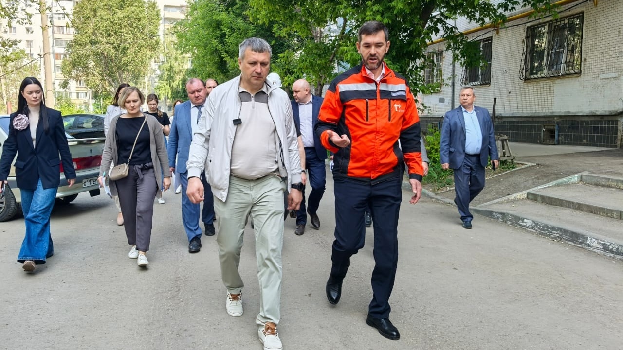 Глава Самары посетил крупнейшие объекты перекладки «Т Плюс», на которых завершается восстановление благоустройства Участники выездного совещания под руководством ...