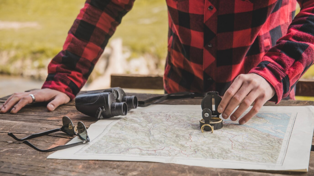 Лингвисты Кристиан Бенц и археолог Эва Дуткевич...