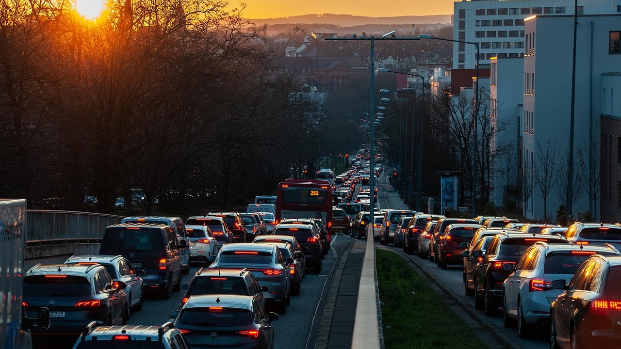 Влияет ли цвет автомобиля на частоту остановок ...