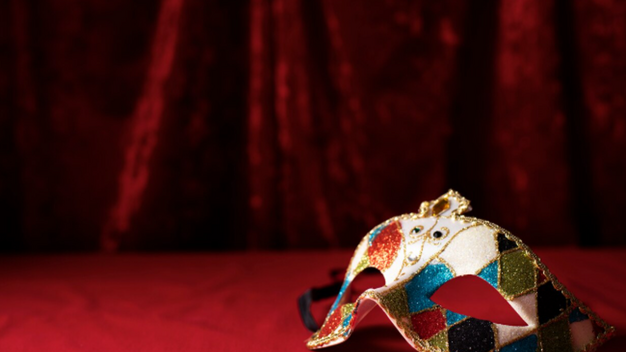 Новокуйбышевские театры были отмечены наградами на региональном фестивале Театр "Астрей" представил спектакль "Обратный б...