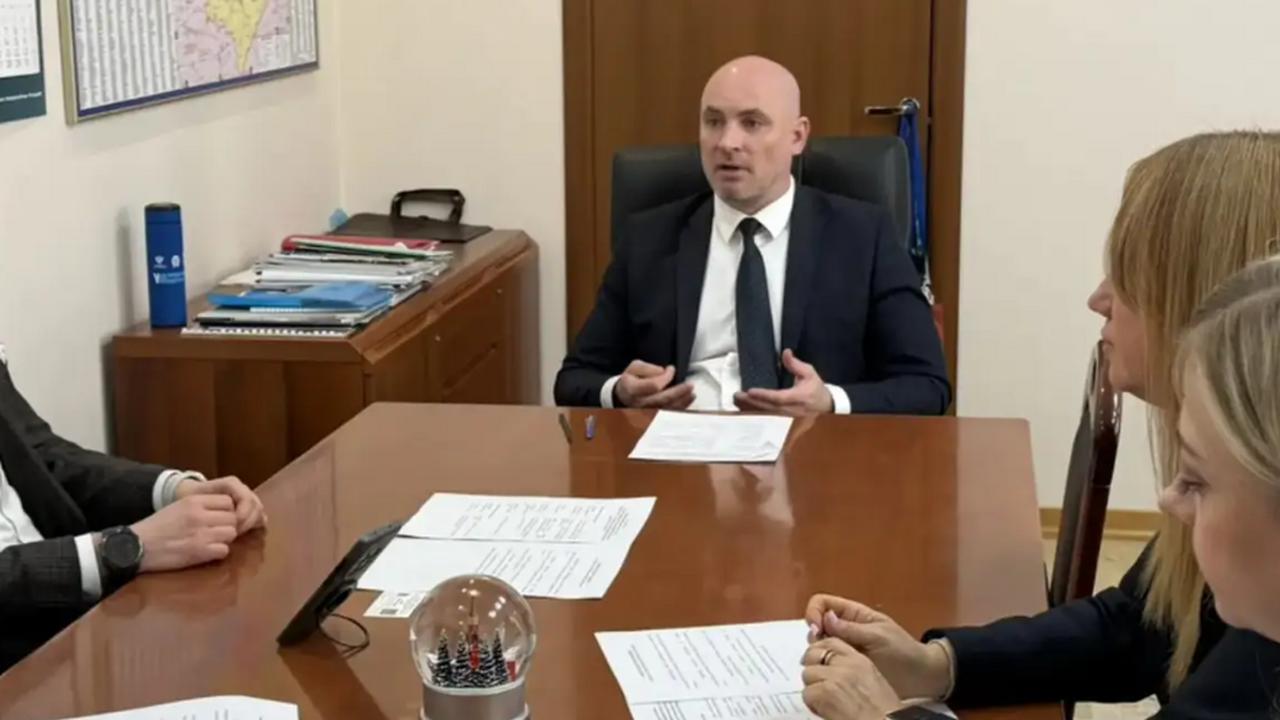 Представители Фонда «Сколково», функционирующег...