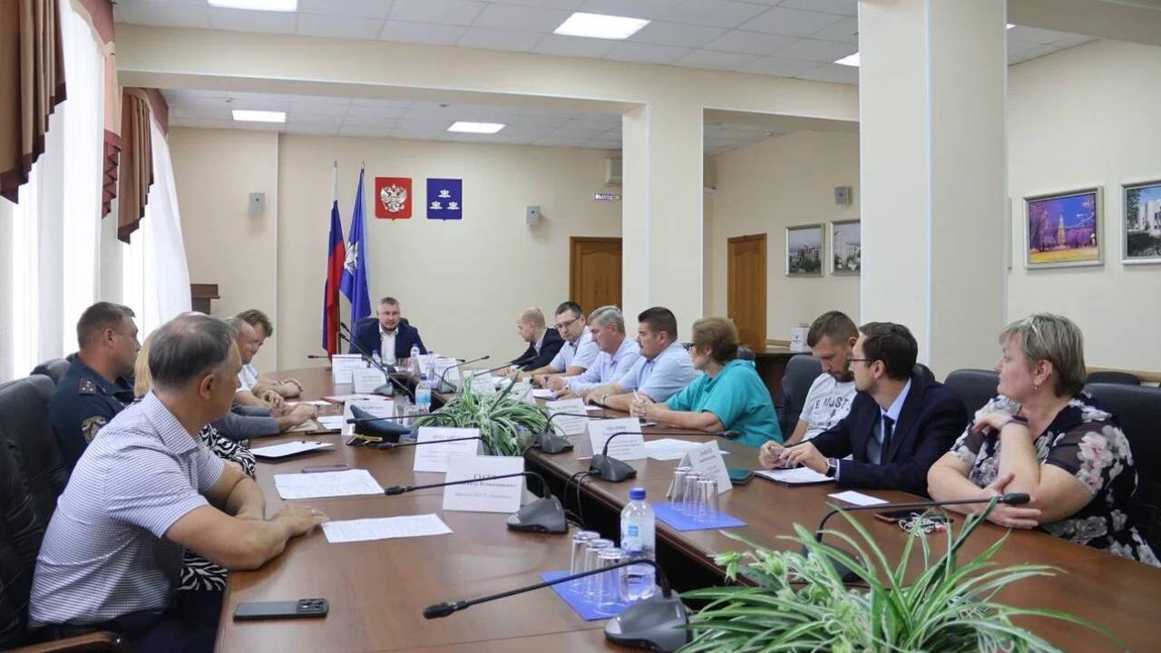 В Новокуйбышевске обсудили меры пожарной безопасности в школах и детсадиках Перед новым учебным годом в Новокуйбышевске про...