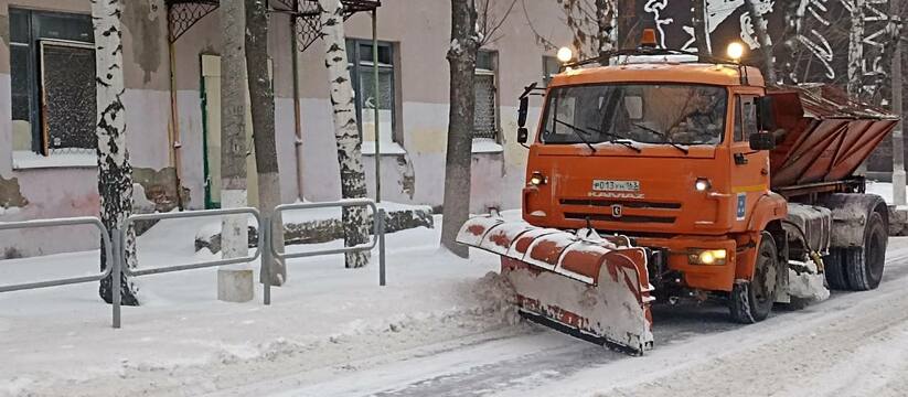 Новокуйбышевск продолжает заваливать снегом. Ко...