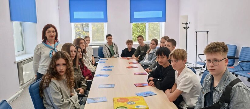 В Центре занятости Новокуйбышевска прошли профориентационные мероприятия для 8 классов школы №7. Учащиеся стали участниками квиза «Назад в будущ...