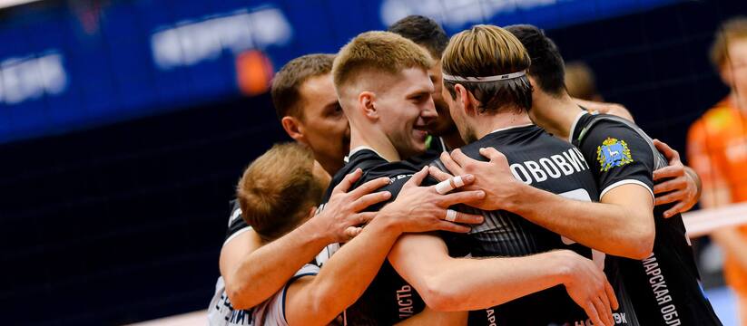 В четвертом туре Чемпионата России по волейболу...