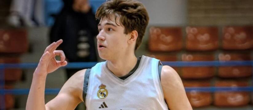 Егор Амосов, 18-летний баскетболист из Новокуйб...