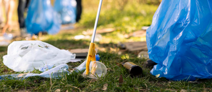На перекрестке улиц Кадомцева и Репина в городе...