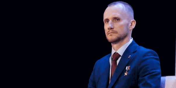 Герой России Максим Девятов покидает пост главы...